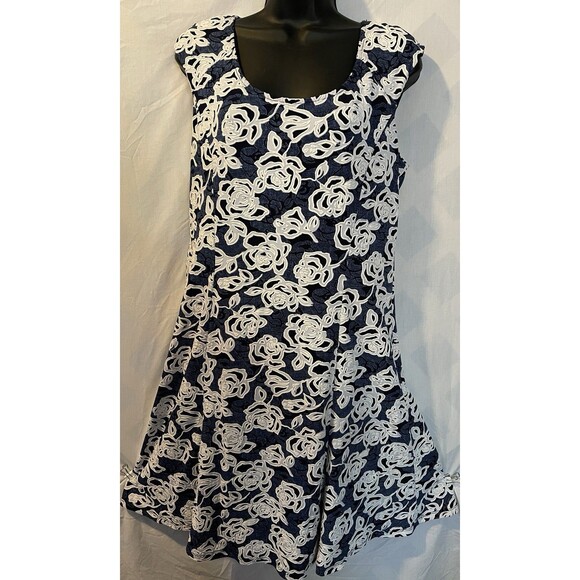 RN STUDIO by RONNI NICOLE Damask White Roses Navy Blue Fit & Flare Dress 12 - Picture 1 of 9